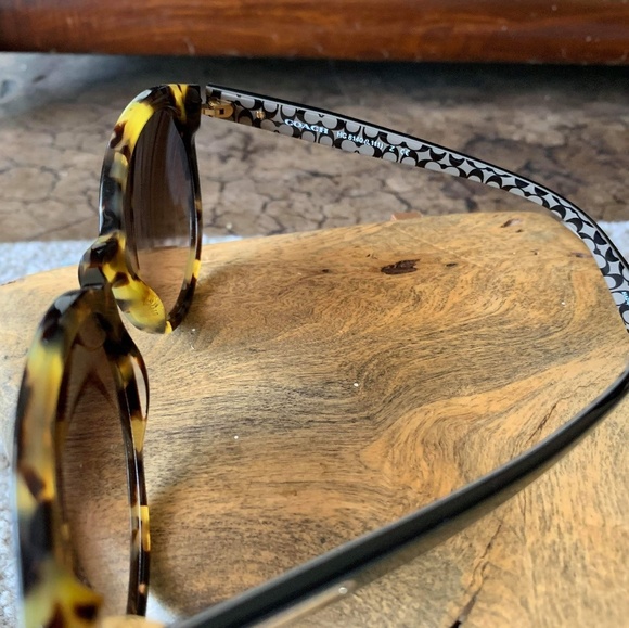 Brand new Coach sunglasses - Picture 2 of 4